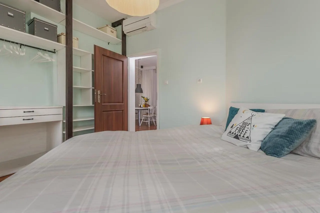Appartement Flamingo Flat /Two-Bedroom With Balcony\ Sofia Bulgarije